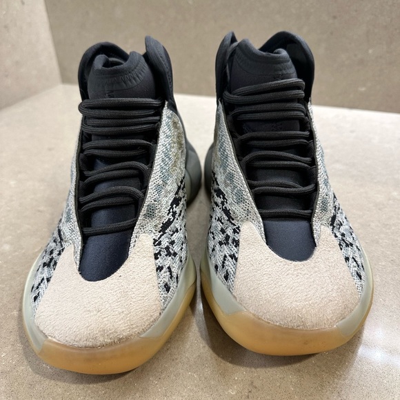 - Yeezy QNTM main image 6